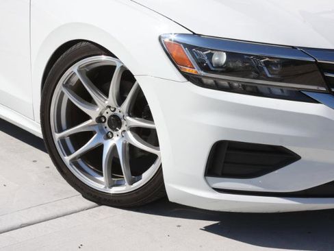 Used 2020 Volkswagen Passat 2.0T SE image 24