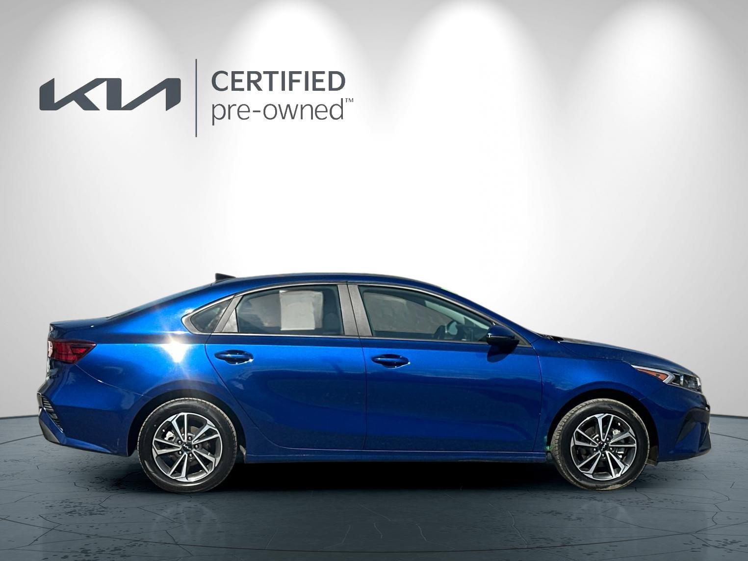 Certified 2023 Kia Forte LXS w/ LXS Technology Package FWD image 3