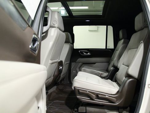 Used 2021 GMC Yukon XL SLT w/ SLT Luxury Plus Package image 26