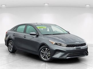 Used 2023 Kia Forte LXS video 1