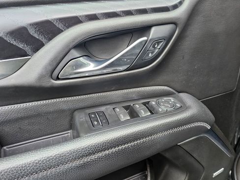 Used 2021 GMC Yukon Denali w/ Denali Premium Package image 31