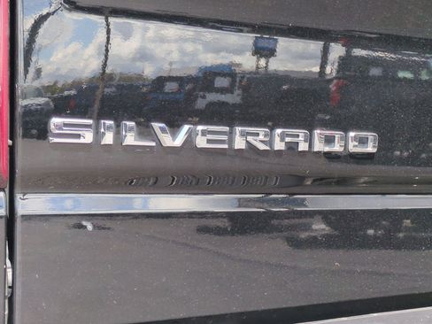 Certified 2020 Chevrolet Silverado 1500 LTZ w/ LTZ Plus Package AWD/4WD image 30