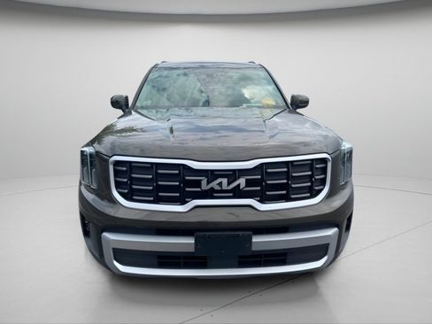 Used 2024 Kia Telluride S AWD/4WD image 3
