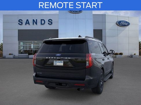 New 2025 Ford Expedition Active image 8