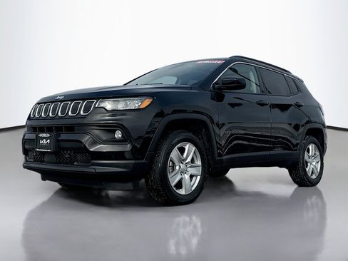 Used 2022 Jeep Compass Latitude w/ Sun and Sound Group image 12