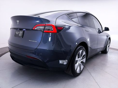 Used 2023 Tesla Model Y Long Range AWD/4WD image 16
