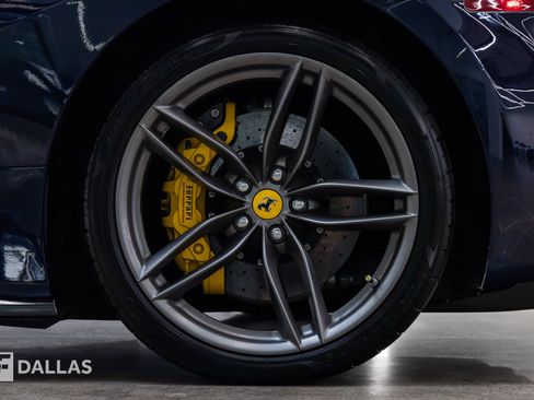 Used 2017 Ferrari 488 GTB RWD image 3