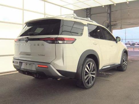 Used 2023 Nissan Pathfinder Platinum FWD image 8