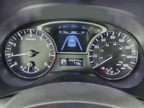 Used 2013 Nissan Pathfinder SV AWD/4WD image 41