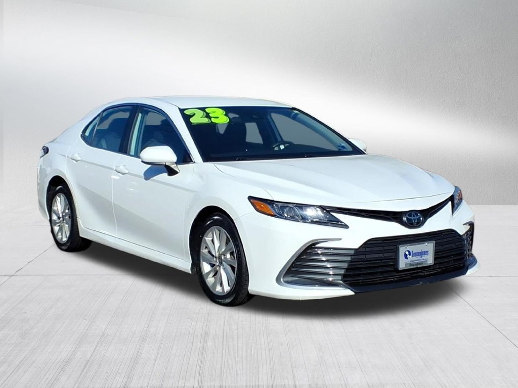 Used 2023 Toyota Camry LE FWD image 2