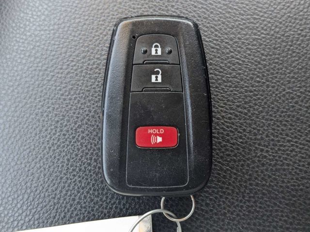 Used 2024 Toyota RAV4 XLE FWD image 32