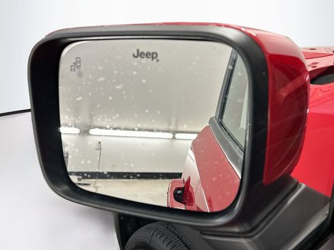 Used 2022 Jeep Renegade Latitude w/ Convenience Group AWD/4WD image 16