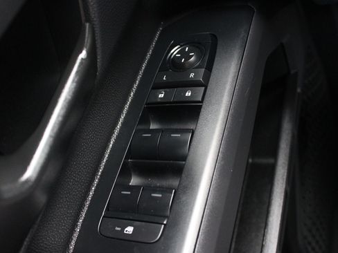 Used 2025 Toyota Tacoma SR5 AWD/4WD image 22