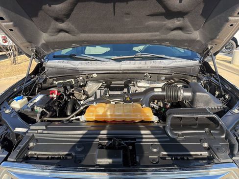 Used 2016 Ford F150 XLT image 10