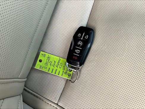 Used 2020 Ford Explorer XLT w/ Equipment Group 202A AWD/4WD image 36