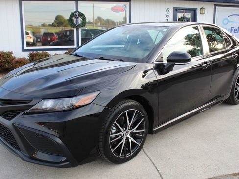 Used 2023 Toyota Camry SE image 29