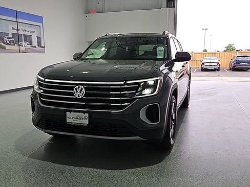 New 2026 Volkswagen Atlas SE FWD image 4