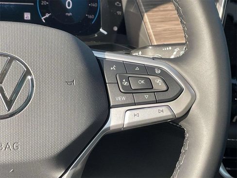 Used 2025 Volkswagen Atlas SEL Premium R-Line AWD/4WD image 23
