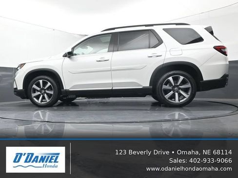 Used 2024 Honda Pilot Touring image 10