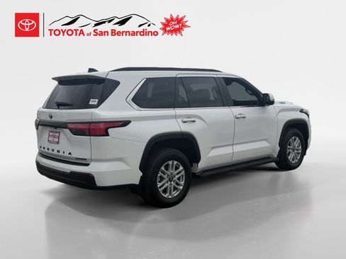Certified 2025 Toyota Sequoia SR5 AWD/4WD image 5