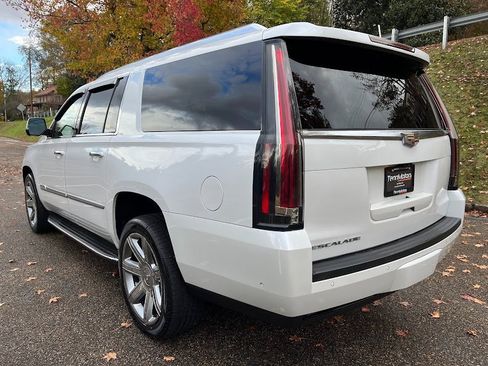 Used 2020 Cadillac Escalade ESV Premium Luxury image 35