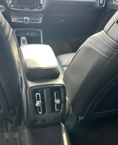 Used 2024 Volvo XC40 B5 Plus w/ Protection Package Premier AWD/4WD image 9
