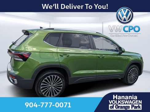 Certified 2026 Volkswagen Taos SE FWD image 3