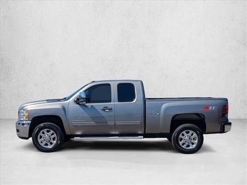 Used 2012 Chevrolet Silverado 2500 LT w/ Interior Plus Package AWD/4WD image 9