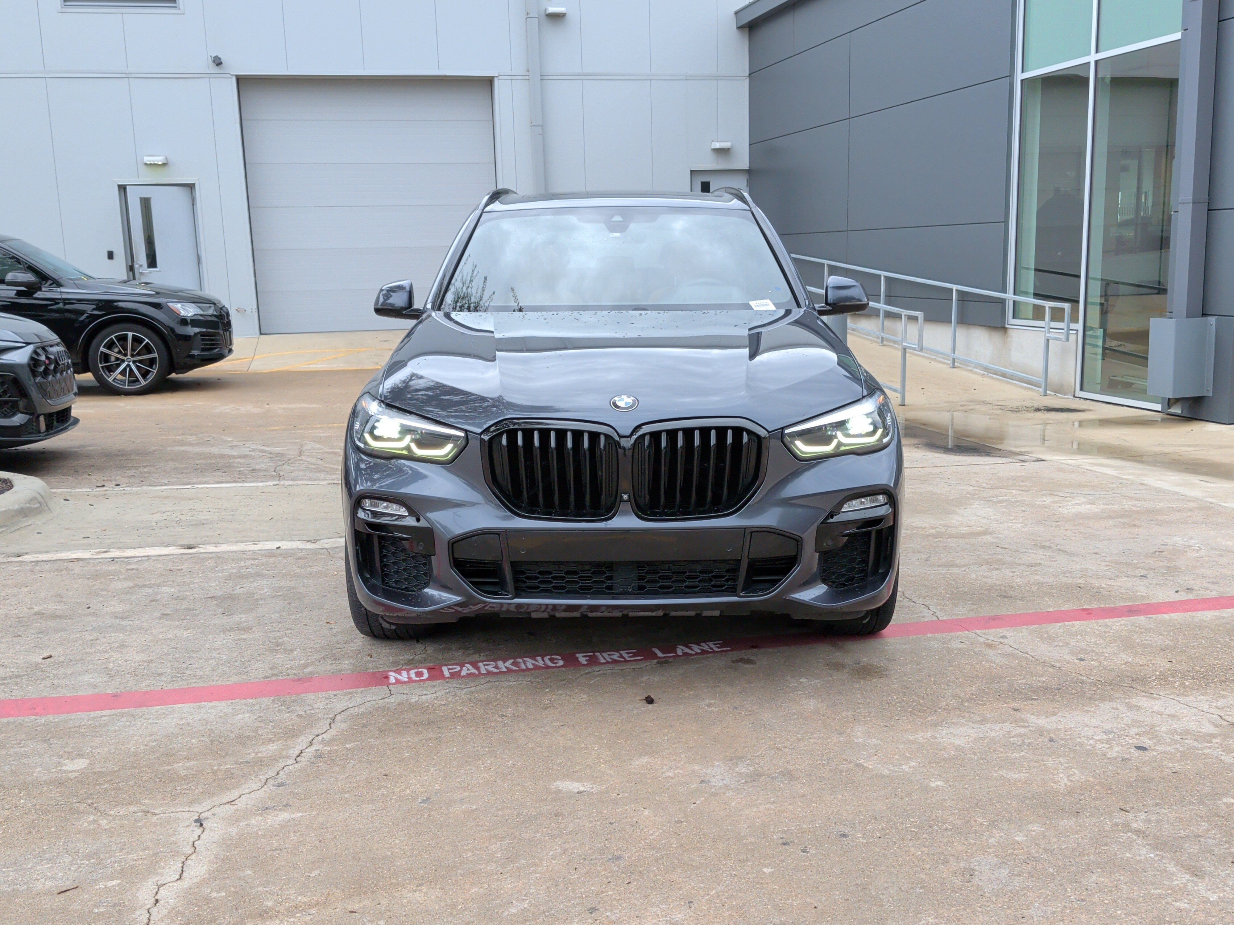 Used 2021 BMW X5 xDrive40i w/ M Sport Package AWD/4WD image 3
