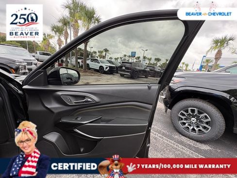 Used 2026 Chevrolet Trax ACTIV w/ Sunroof Package FWD image 28