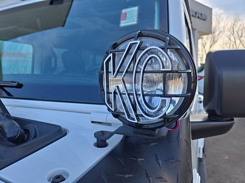 Used 2018 Jeep Wrangler Unlimited Sahara image 19