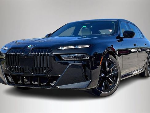 Certified 2023 BMW 740i w/ Executive Package image 2