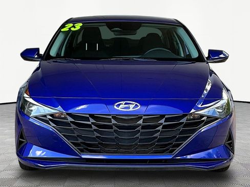 Used 2023 Hyundai Elantra SEL FWD image 2