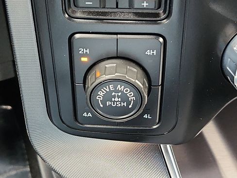 Used 2024 Ford F150 Platinum AWD/4WD image 25