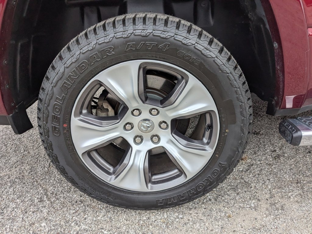 Used 2020 RAM 1500 Laramie w/ Sport Appearance Package AWD/4WD image 18
