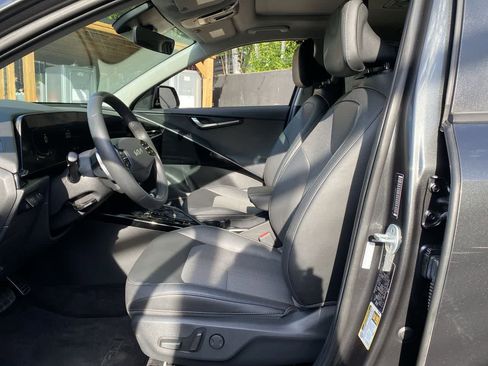 Used 2023 Kia Niro EX Touring FWD image 14