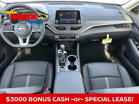 New 2025 Nissan Altima 2.5 SR image 16