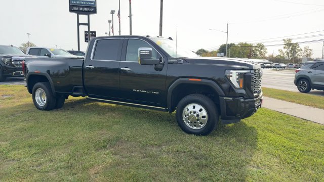 Certified 2026 GMC Sierra 3500 Denali Ultimate AWD/4WD image 2