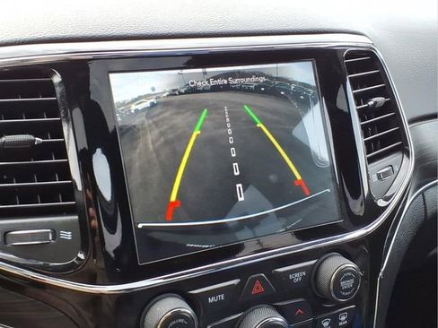 Used 2020 Jeep Grand Cherokee Limited image 27