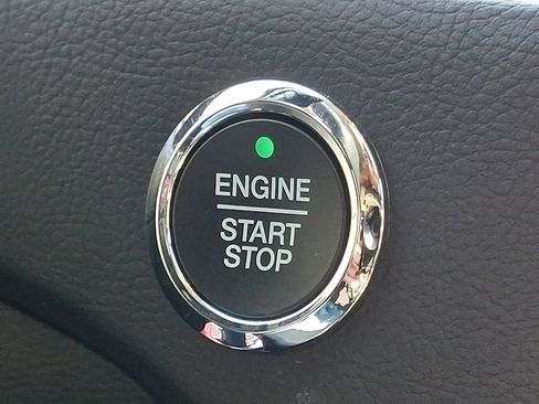 Used 2022 Ford Edge Titanium w/ Equipment Group 301A image 23