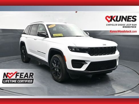 Used 2025 Jeep Grand Cherokee Altitude AWD/4WD image 1