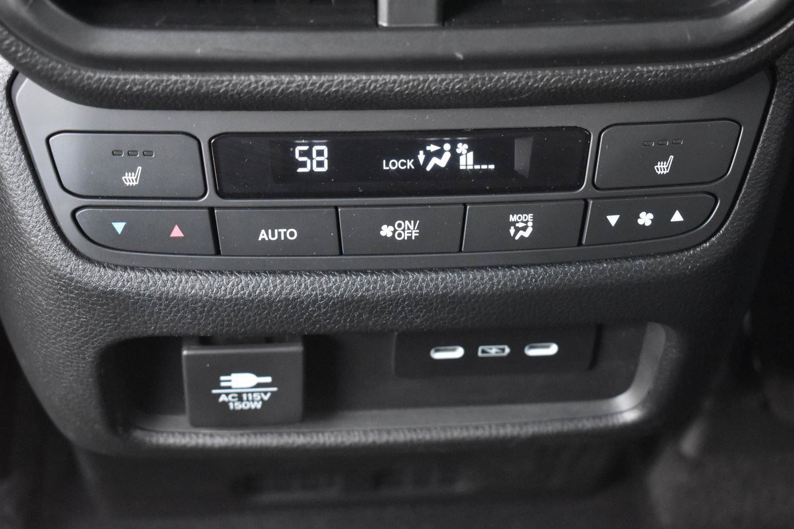 Used 2025 Honda Pilot Black Edition image 20
