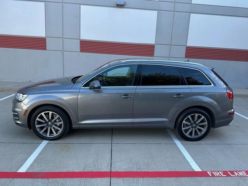 Used 2017 Audi Q7 3.0T Prestige image 2