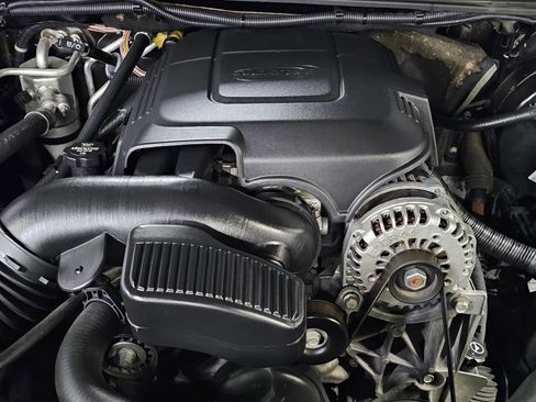 Used 2013 Cadillac Escalade 2WD image 7