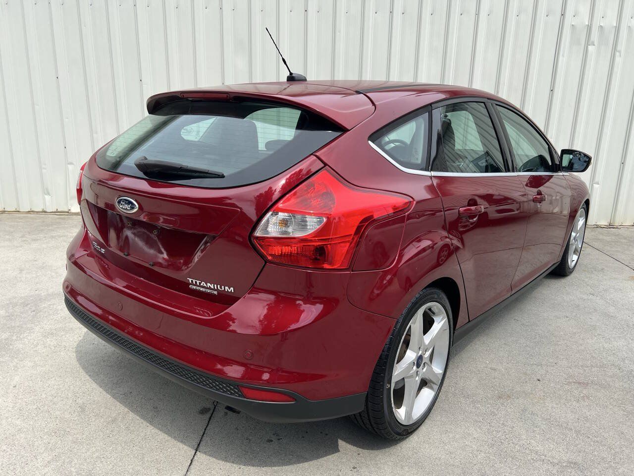 Used 2014 Ford Focus Titanium FWD image 3