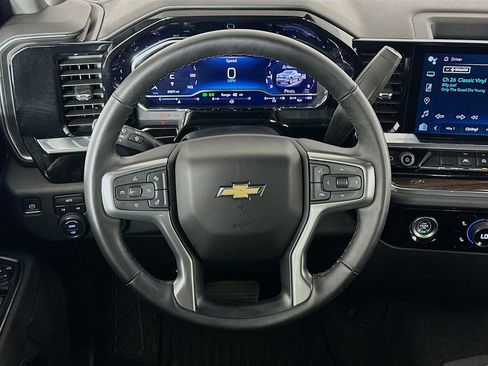 Used 2023 Chevrolet Silverado 1500 LT image 18