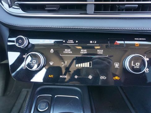 Used 2023 INFINITI QX60 Luxe w/ Performance Audio Package FWD image 12