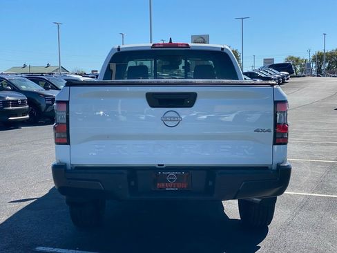 New 2026 Nissan Frontier S image 5