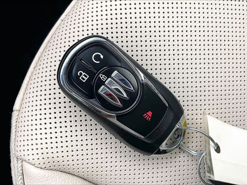 Used 2025 Buick Encore GX Sport Touring w/ Advanced Technology Package image 13