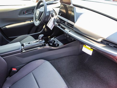 New 2026 Toyota Prius LE FWD image 19